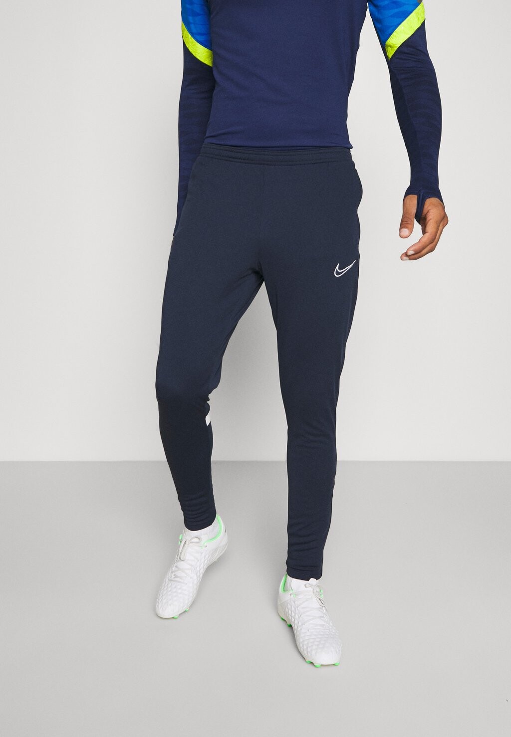

Спортивные брюки Academy Pant Nike, цвет obsidian/white