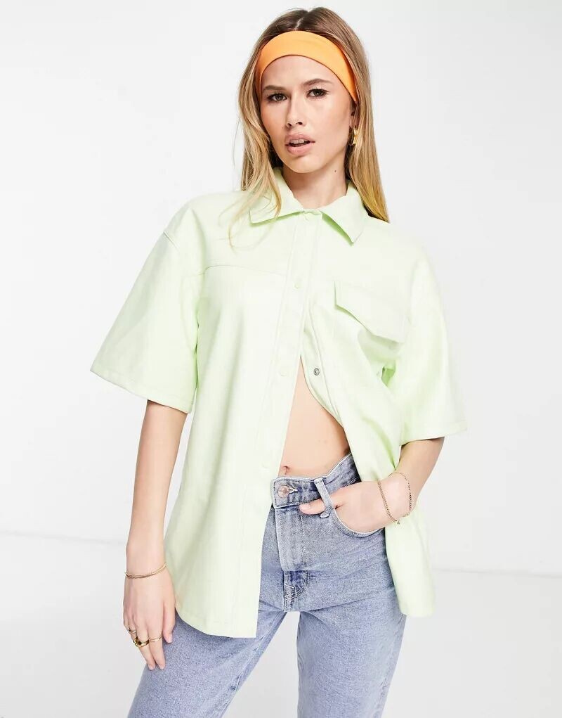 

Зеленая рубашка из искусственной кожи с короткими рукавами Topshop