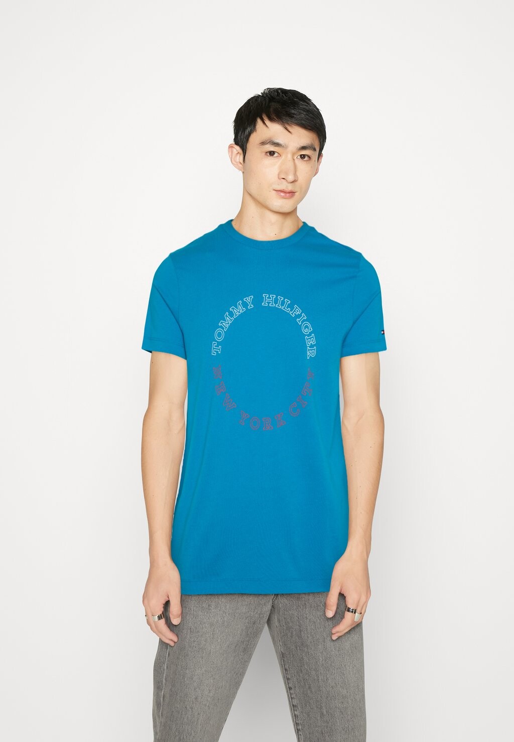 

Футболка с принтом Monotype Roundle Tee Tommy Hilfiger, цвет cerulean aqua
