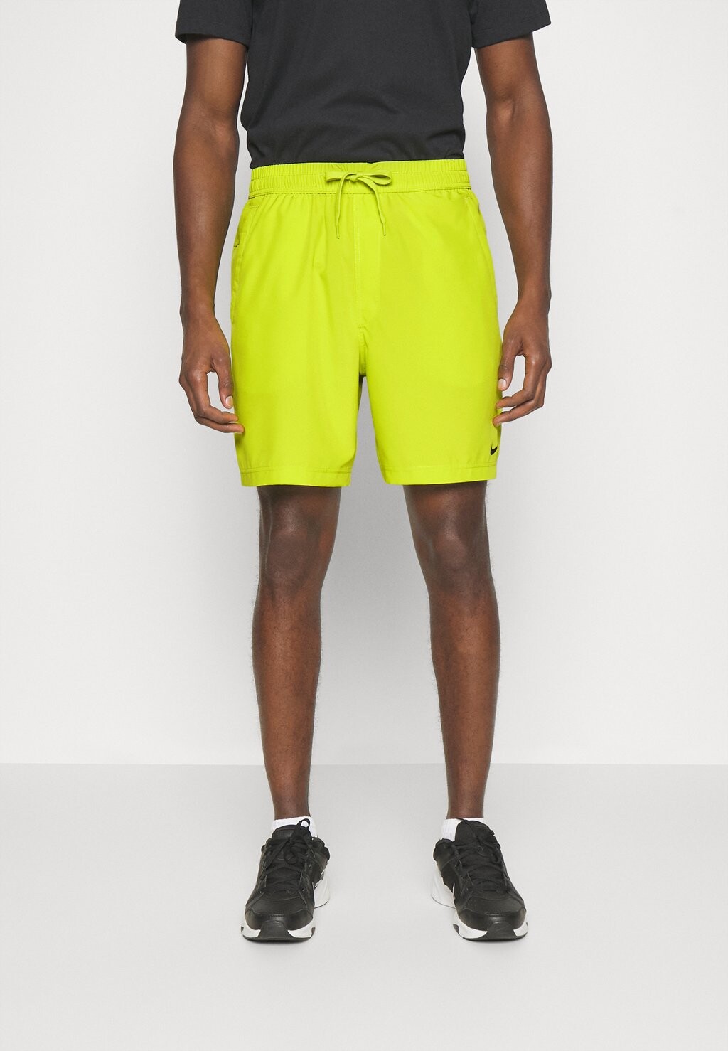 

Спортивные шорты Nike