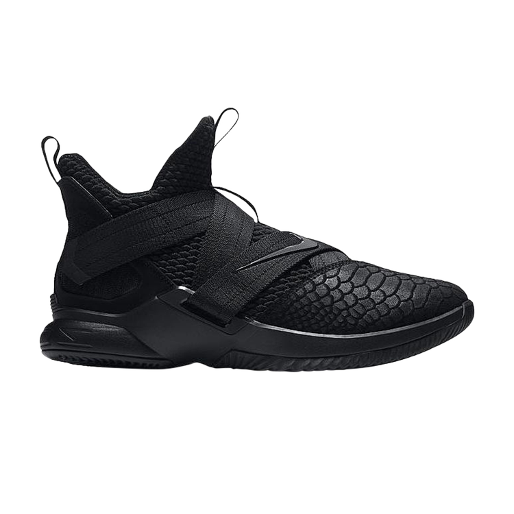 цена Кроссовки Nike Lebron Soldier 12 SFG GS 'Triple Black', черный