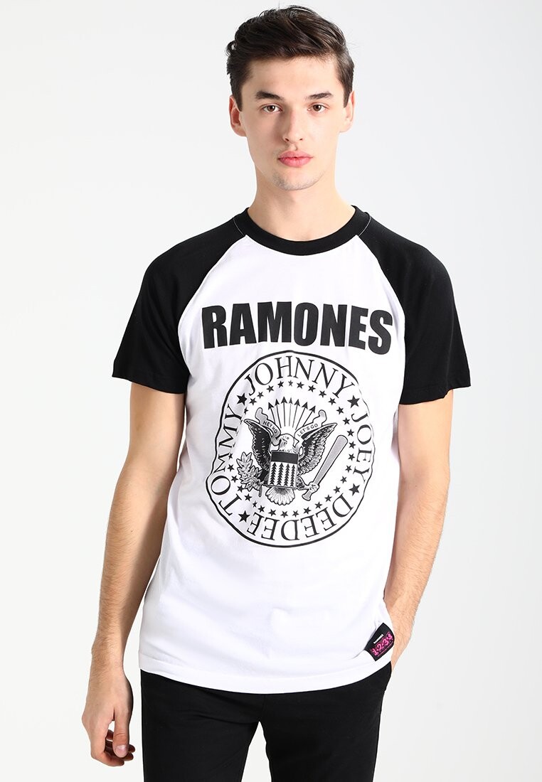

Футболка с принтом Ramones Mister Tee, цвет white/black