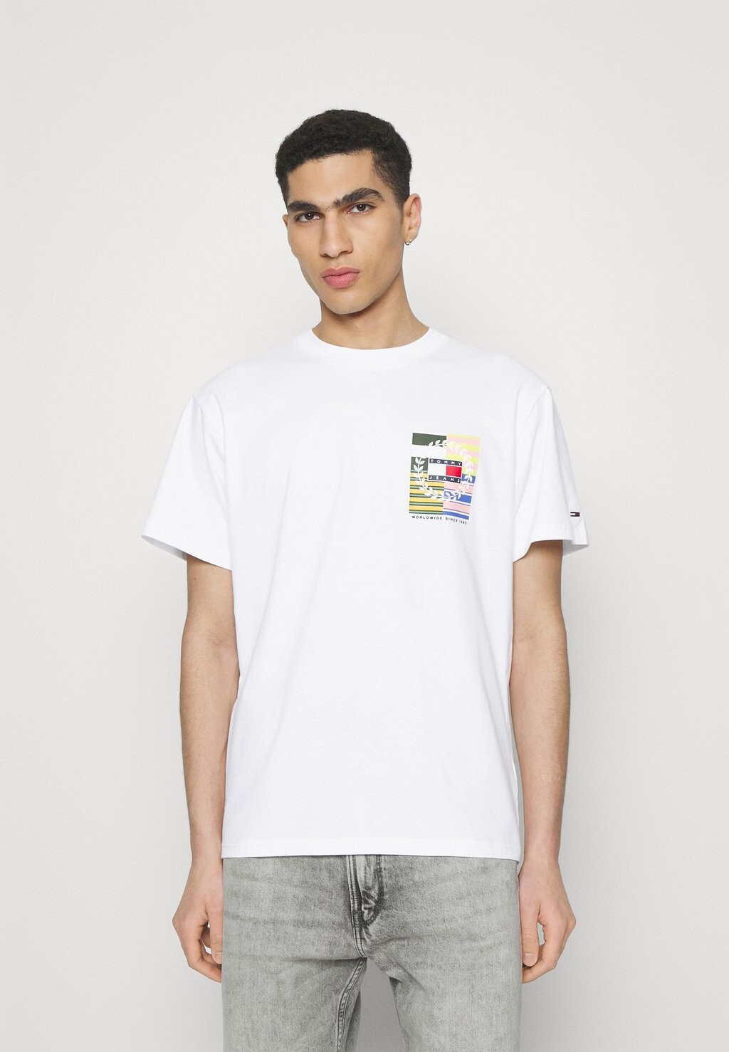 

Футболка с принтом Tommy Jeans, белый