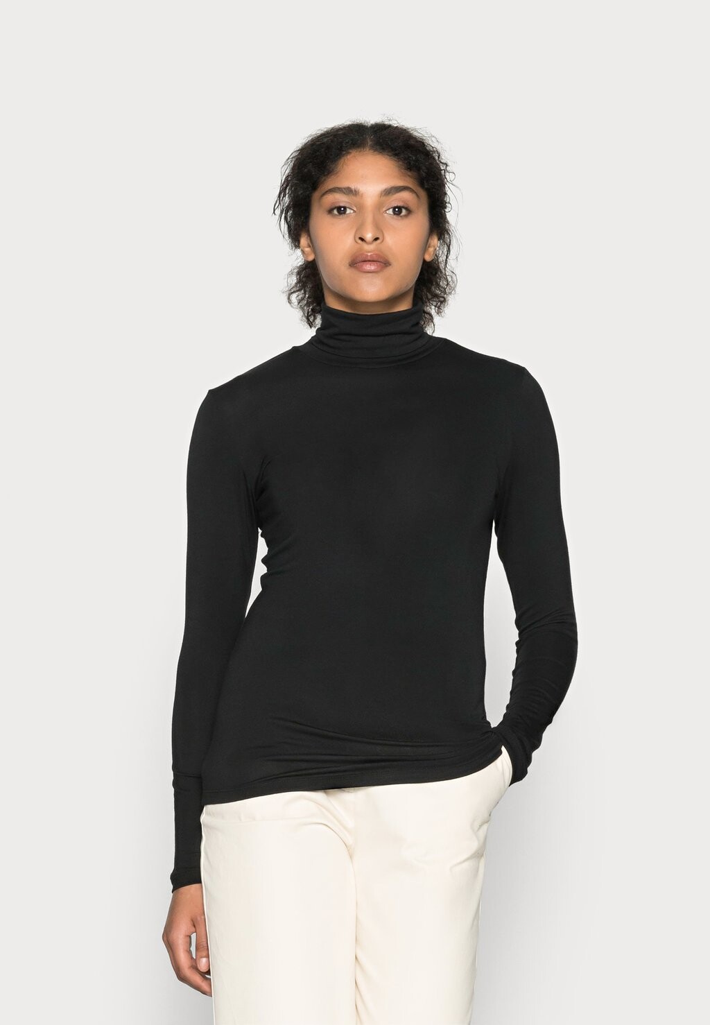 

Футболка с длинным рукавом YOKO ROLLNECK Kaffe, глубокий черный