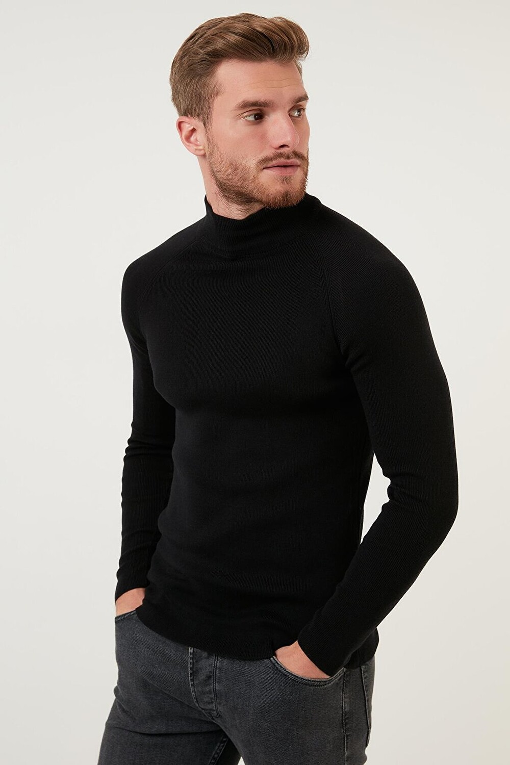 

Свитер Slim Fit из хлопкового трикотажа с высоким воротником 6353460 Buratti, черный