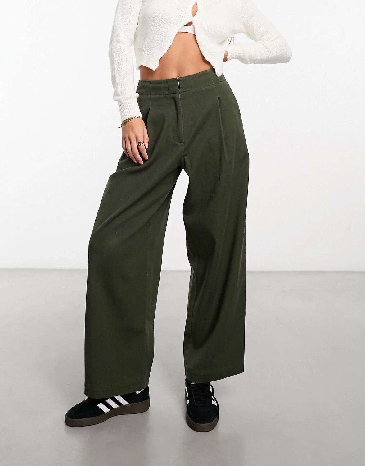 

Брюки цвета хаки-бочонка ASOS