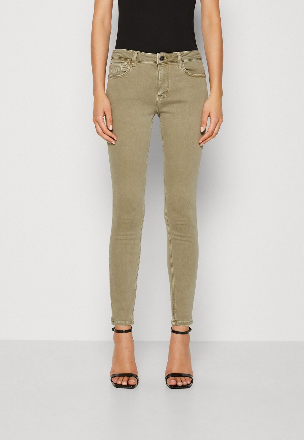 

Джинсы Skinny Fit Esprit