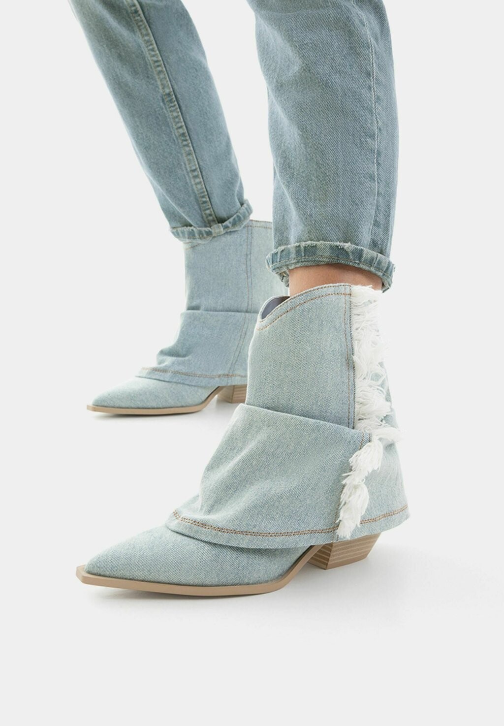 

Байкерские сапоги Bershka, синий