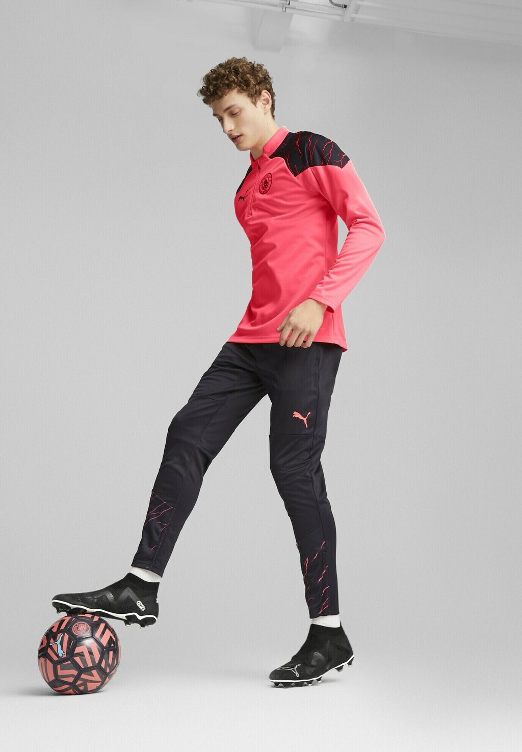 

Team Manchester City Training Zip Puma, цвет sunset glow-dark navy