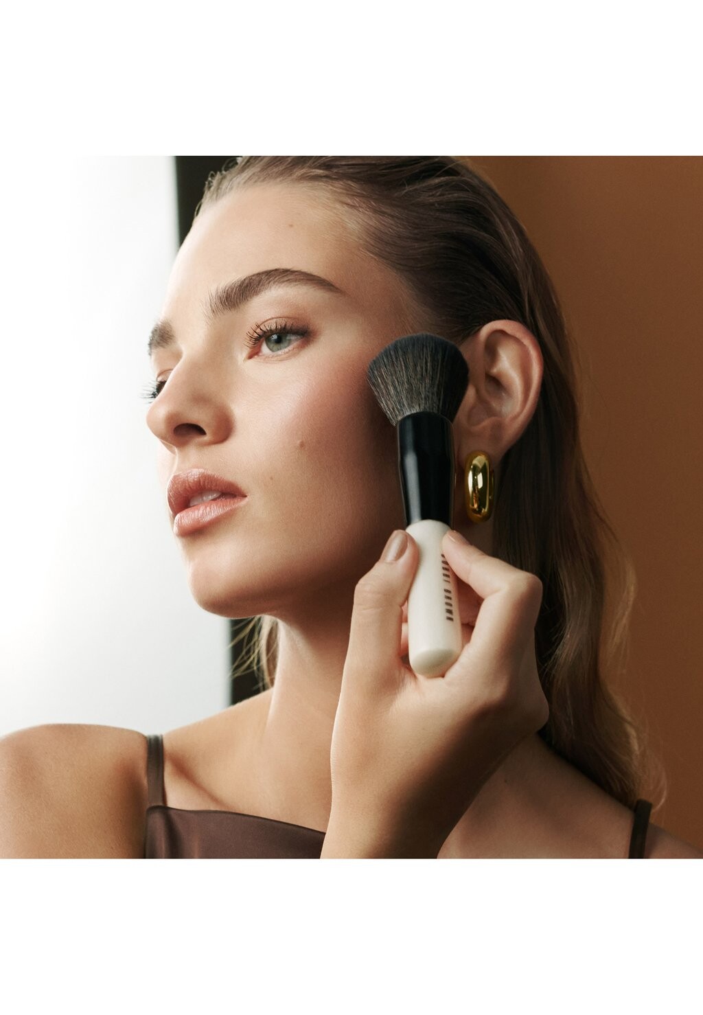 

Бронзер Bobbi Brown, нюд