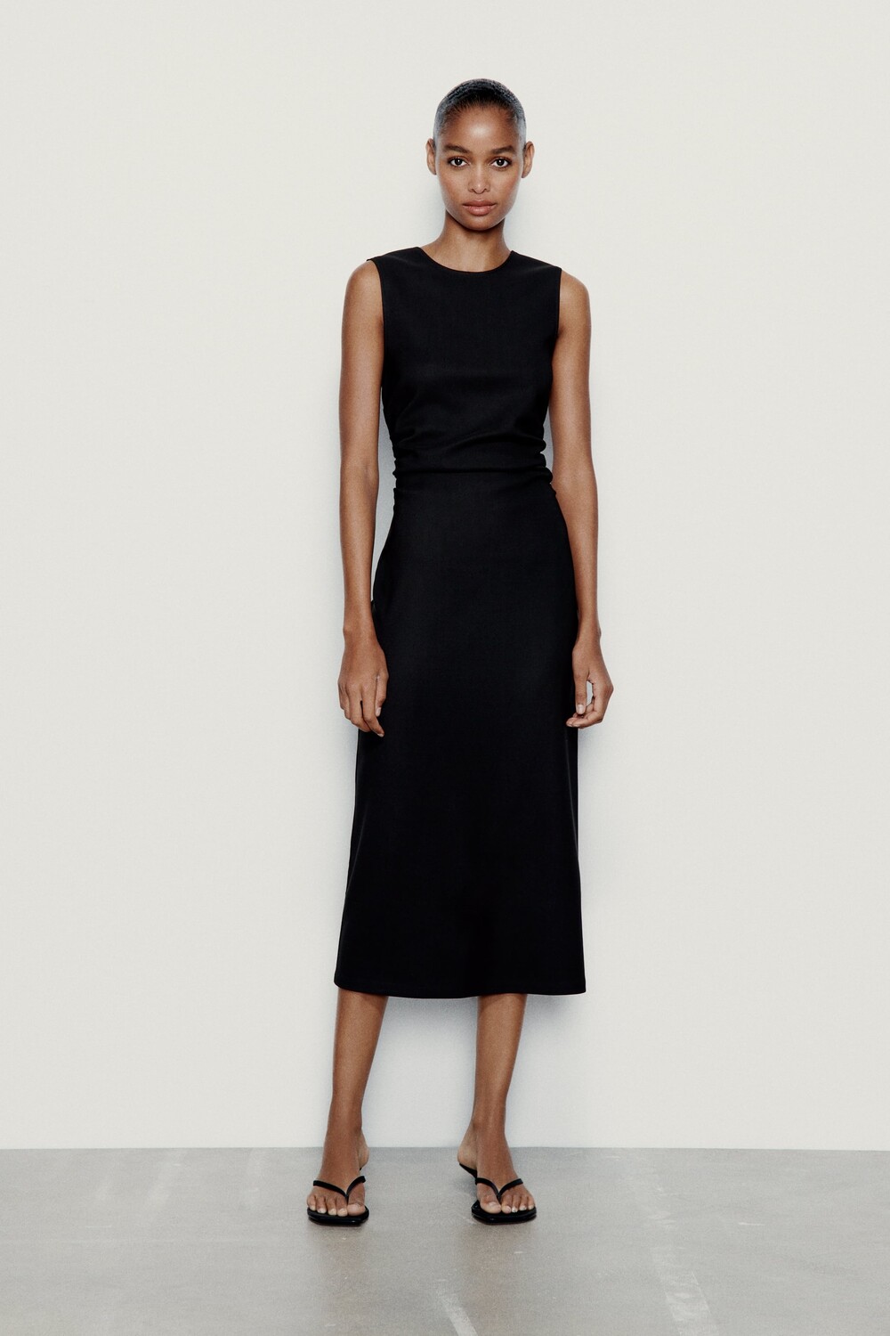 

Платье с драпировкой на боках Zara, черный