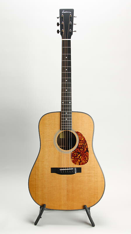 

Акустическая гитара Eastman E3DE