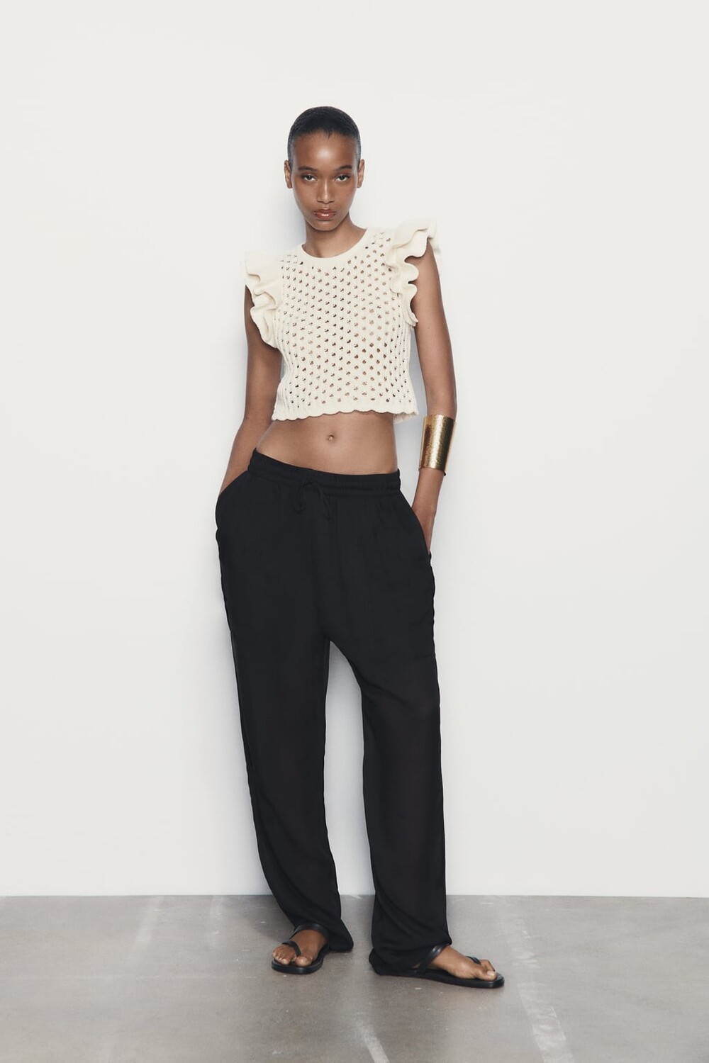 

Топ из шениль с орушами ZARA, экру