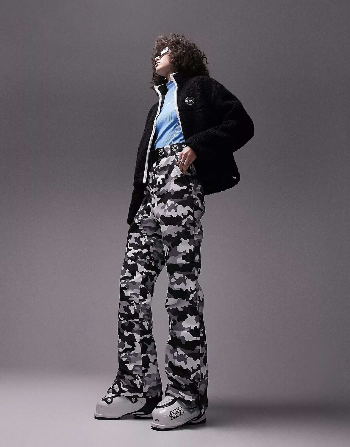 

Прямые лыжные брюки Topshop Tall Sno с камуфляжным принтом