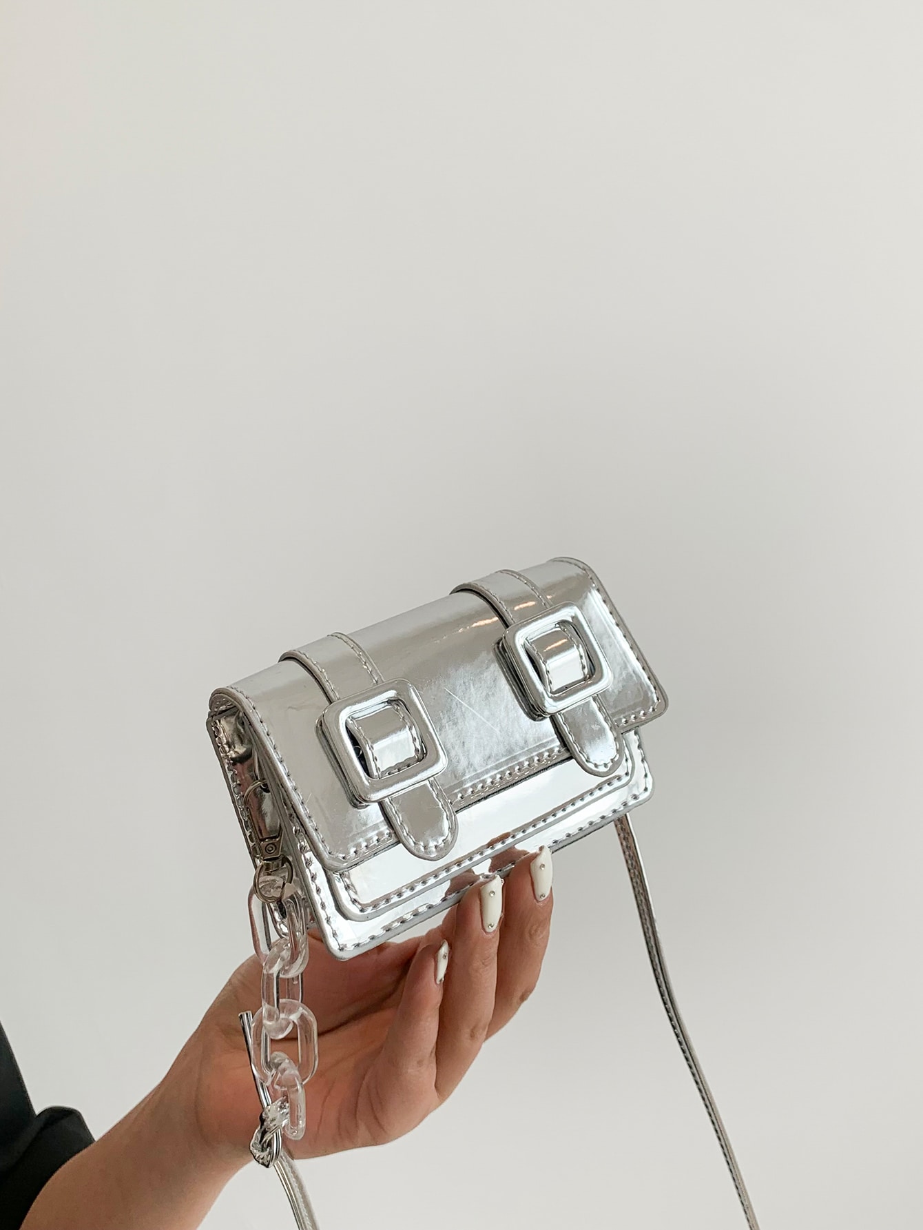Минималистская квадратная сумка Mini Flap Metallic Funky, серебро
