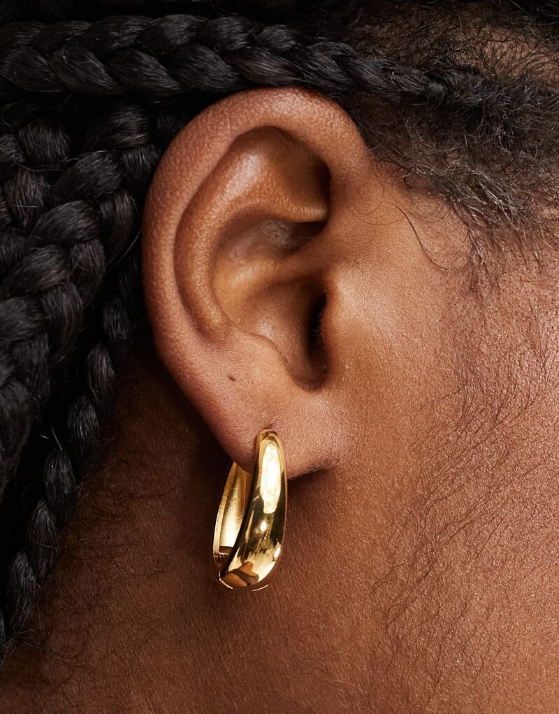 

ASOS DESIGN – водонепроницаемые овальные серьги из нержавеющей стали золотистого цвета