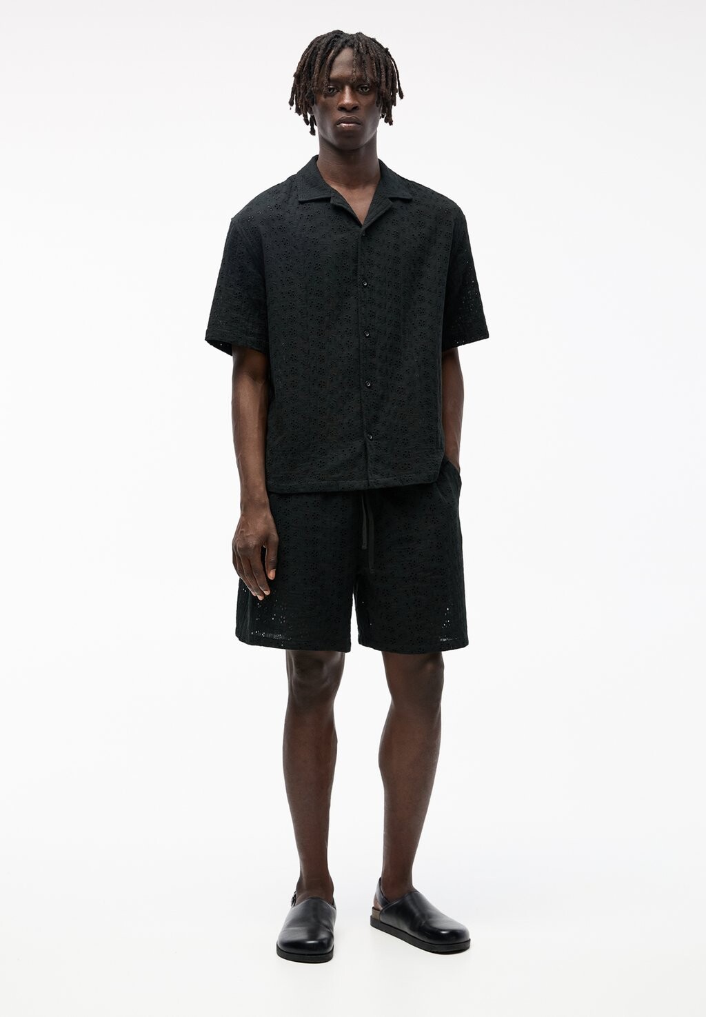 

Рубашка OPEN SHORT SLEEVE PULL&BEAR, черный