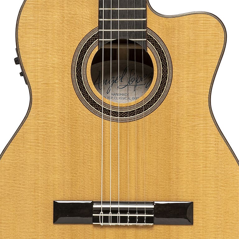 цена Акустическая гитара ANGEL LOPEZ Mazuelo serie electric classical guitar with solid spruce top with cutaway