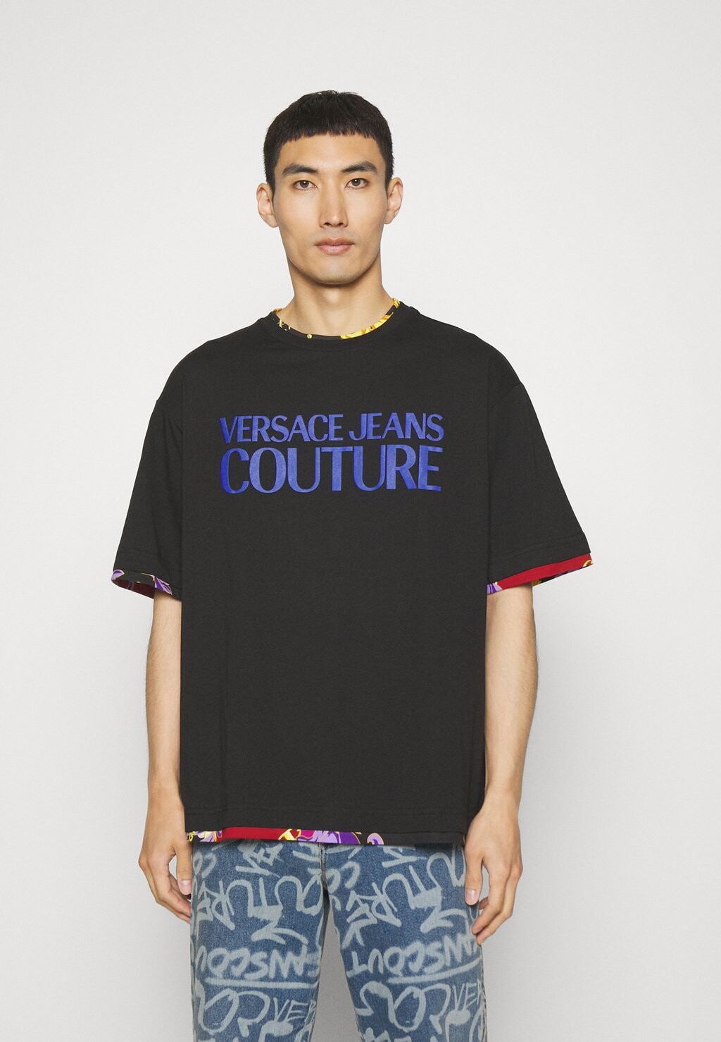 

Футболка с принтом CHAIN LOGO Versace Jeans Couture, цвет black