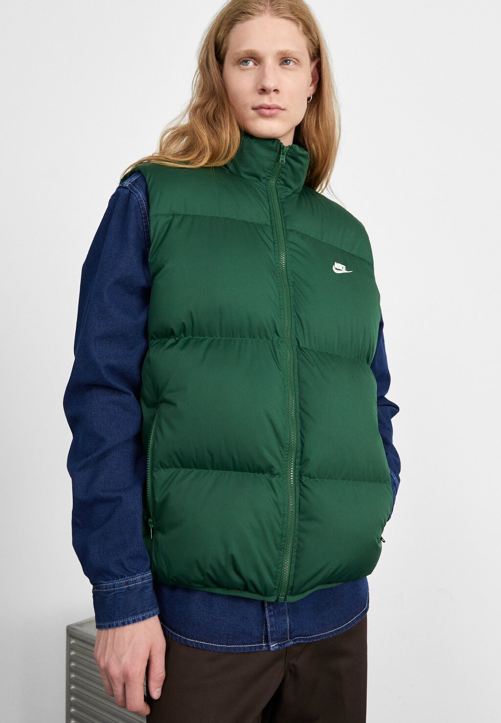 

Без рукавов CLUB PUFFER Nike, ель