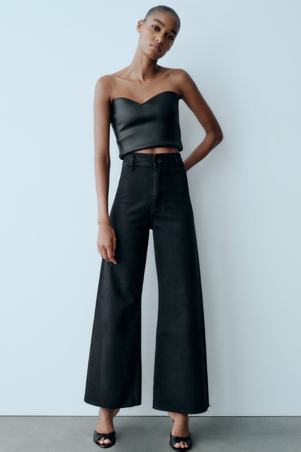 

Джинсы zw marine прямые с высокой посадкой Zara, черный