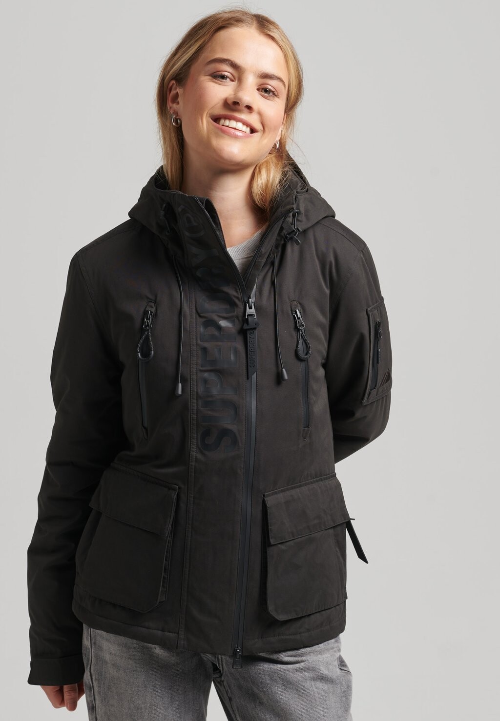 

Куртка межсезонная Superdry, сине-черный деним