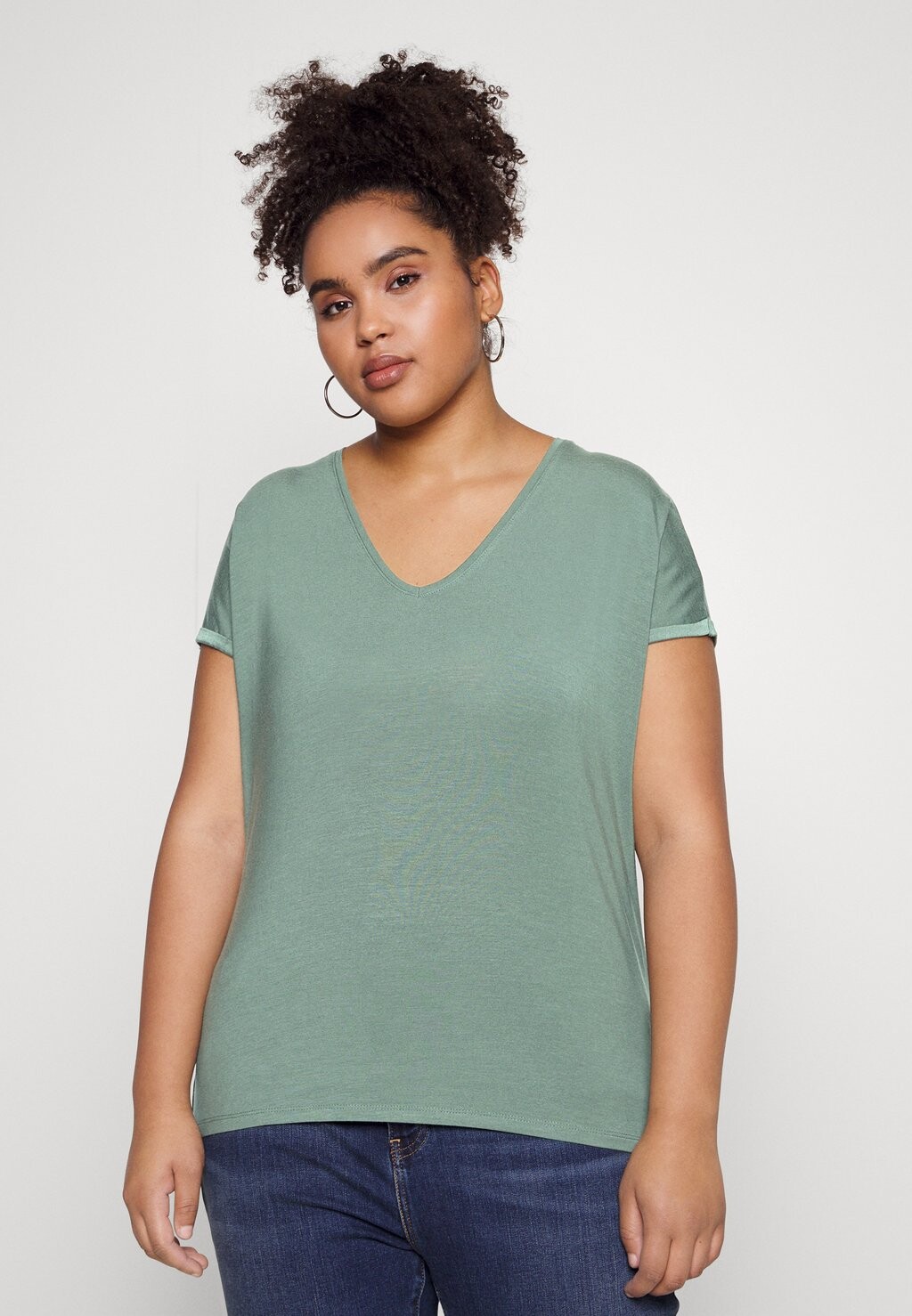 

Базовая футболка Vero Moda