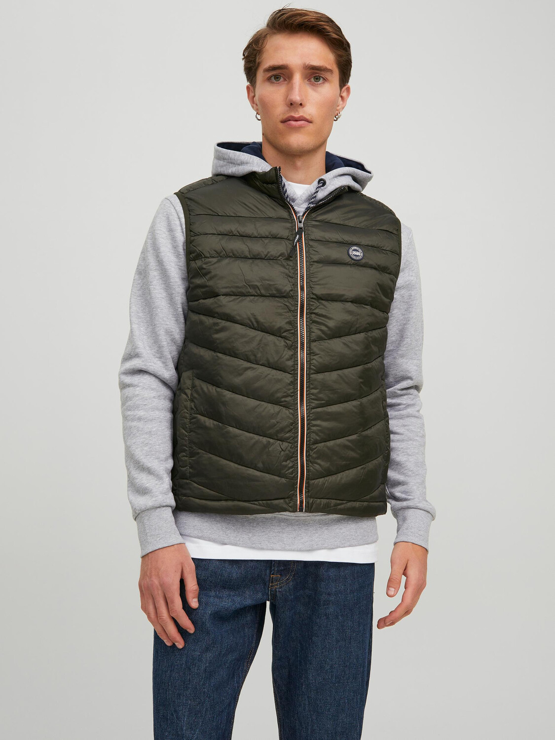 

Утепленный жилет Jack & Jones Leichte Stepp ohne Kapuze JJEHERO, зеленый