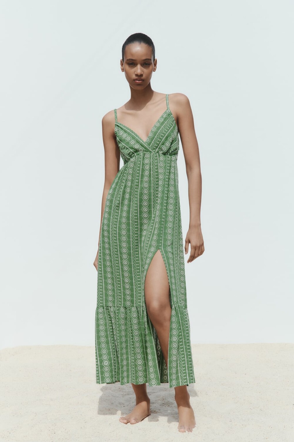 

Платье миди с вышивкой ZARA, экру