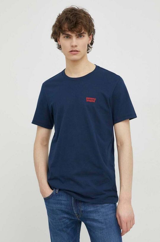 

Хлопковые футболки , 2 пары Levi's, черный