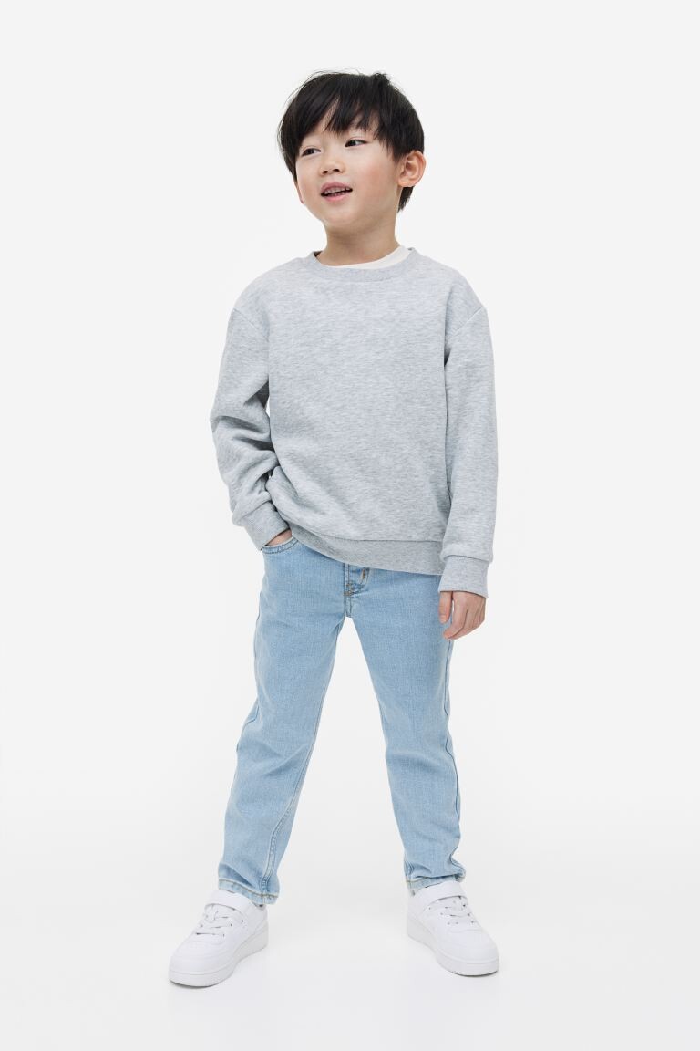 

Свободные джинсы зауженного кроя H&M