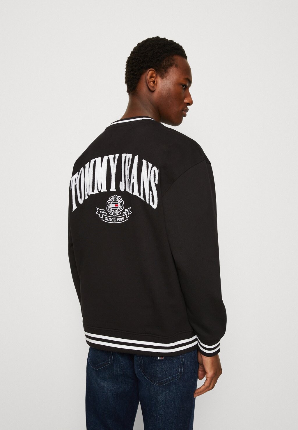 

Толстовка Tommy Jeans, черный