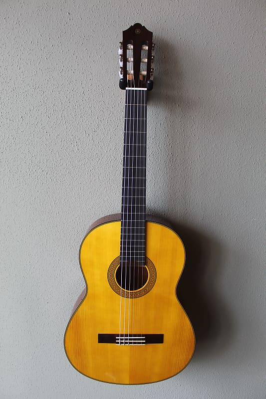 Абсолютно новая классическая гитара Yamaha CG142SH с нейлоновыми струнами из ели и чехлом для гитары цена и фото