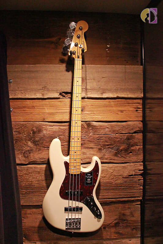 

Fender Player Plus Active Jazz Bass, кленовый гриф, олимпийская жемчужина с сумкой для переноски
