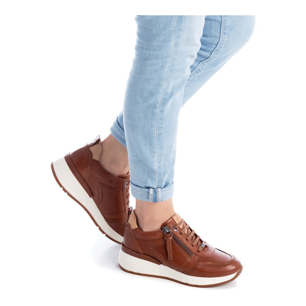 

Кроссовки Carmela Zapatillas на шнуровке, коричневый