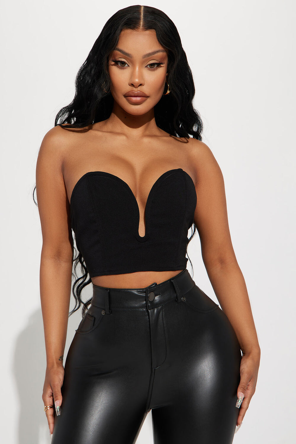 

Топ Fashion Nova 22GWF8799, черный