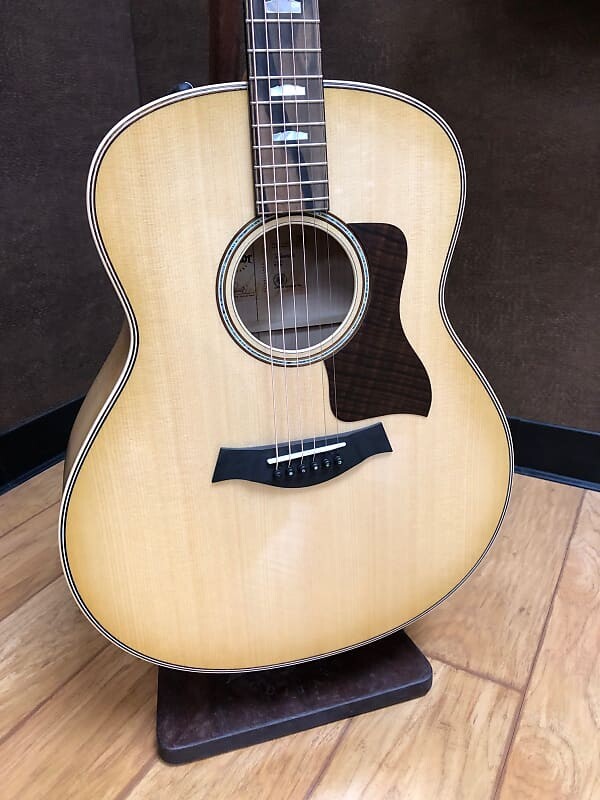 

Акустическая гитара Taylor 618e with V-Class Bracing 2020 - Present - Antique Blonde