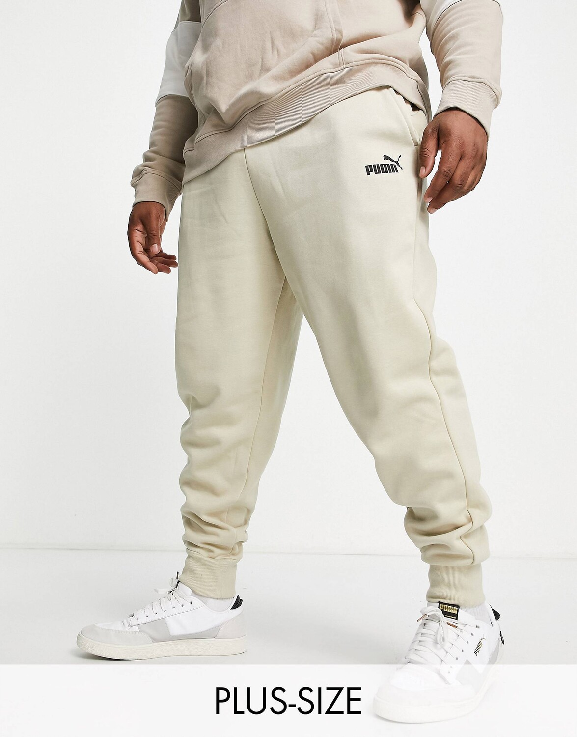 

Зеленые джоггеры с маленьким логотипом Puma Plus Essentials