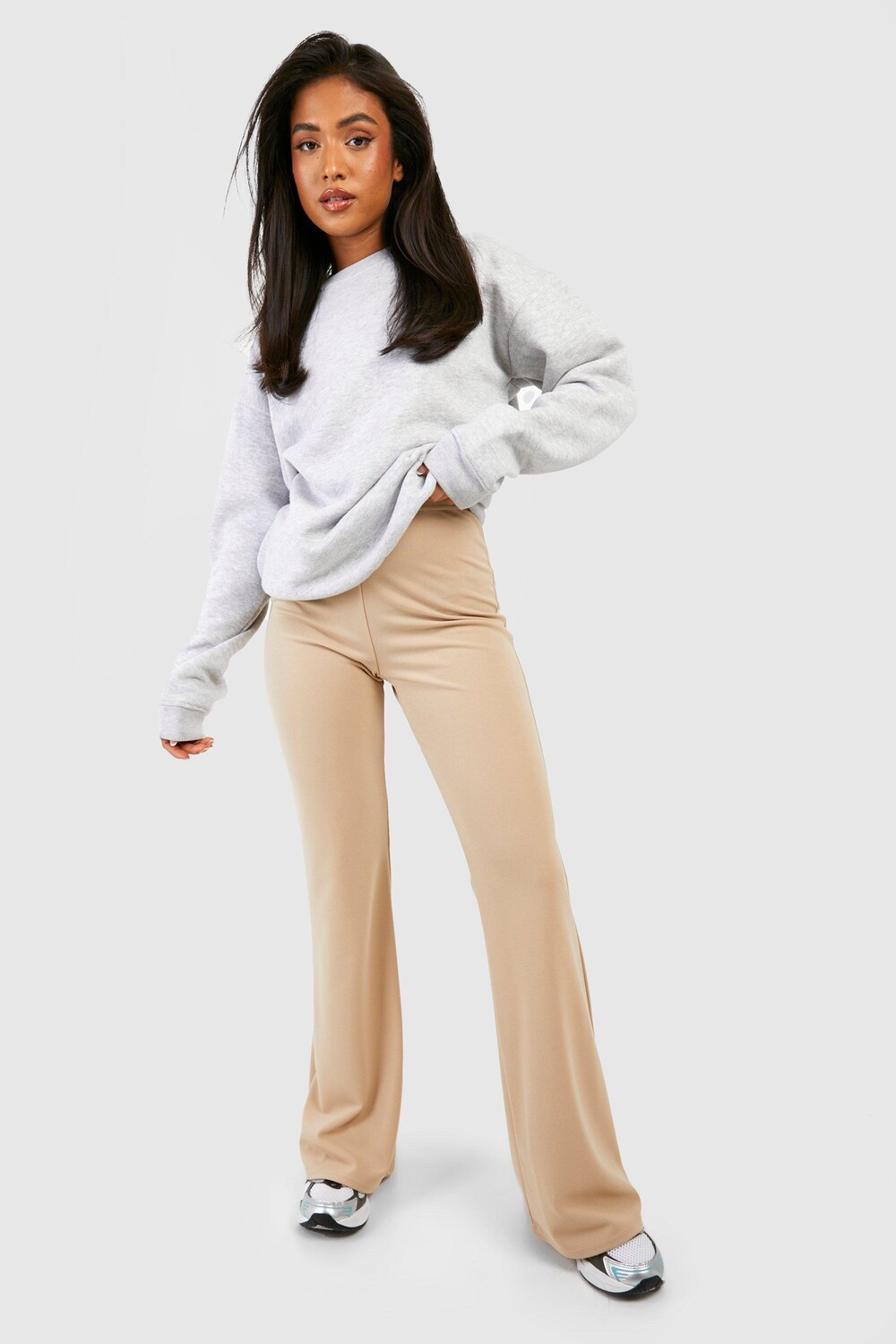 

Брюки petite стретч-расклешенные ноги Boohoo, серый