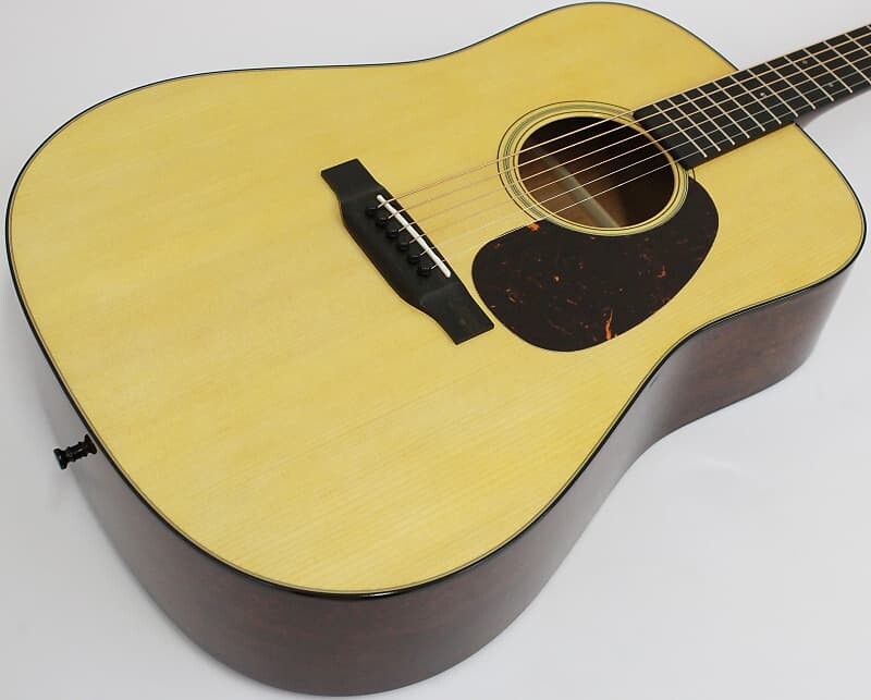 

Акустическая гитара Martin D-18 Standard Dreadnought