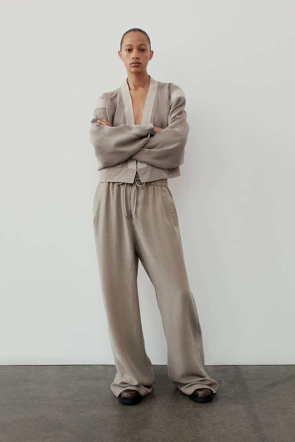 

Минималистичное пальто из смесовой шерсти Zw Collection ZARA