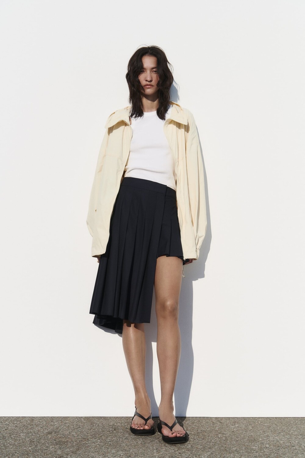 

Водоотталкивающая куртка из нейлона ZARA, экру