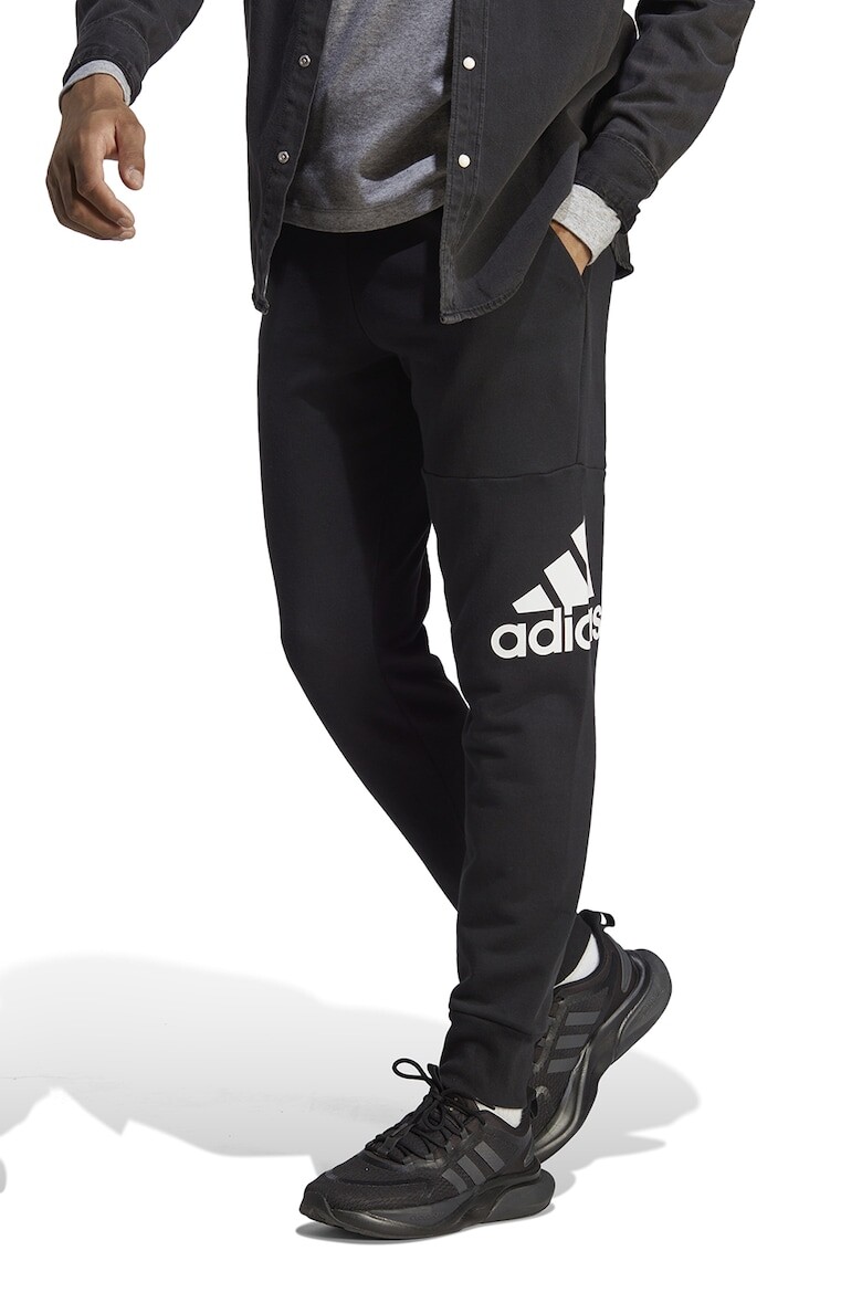 

Спортивные брюки Essentials с боковыми карманами Adidas Sportswear, черный