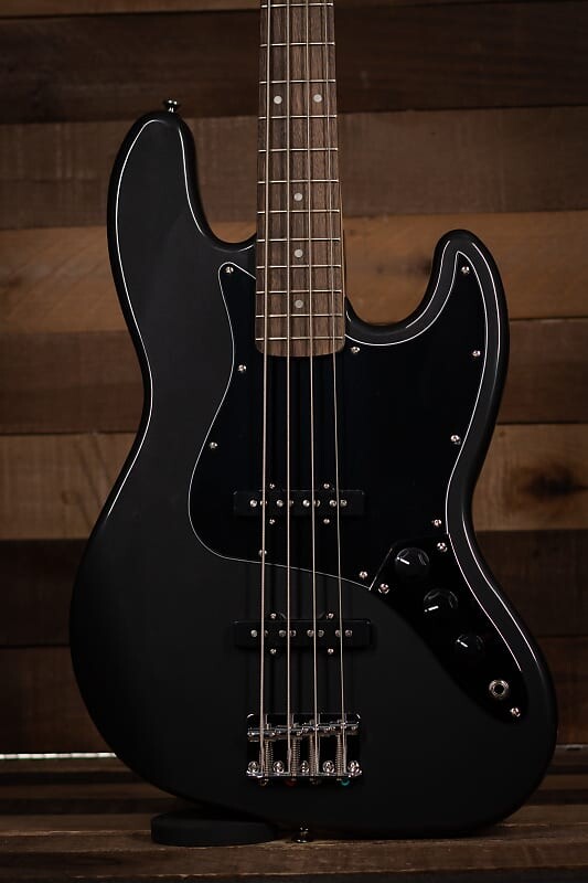 

Squier Affinity Series Jazz Bass, черная накладка, угольно-морозный металлик Affinity Series Jazz Bass Laurel Fingerboard Black Pickguard...