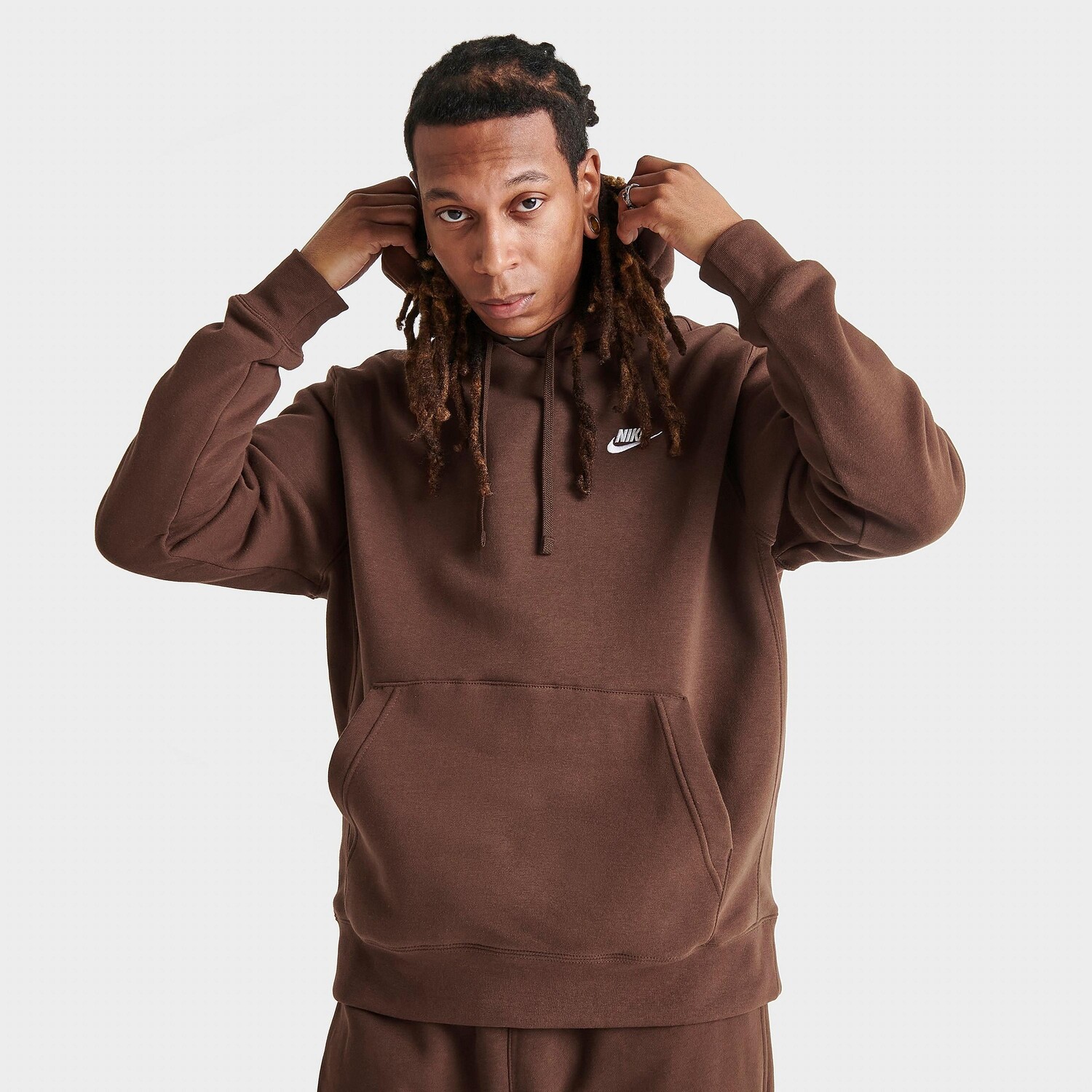 

Худи с флисовой вышивкой Nike Sportswear Club, коричневый
