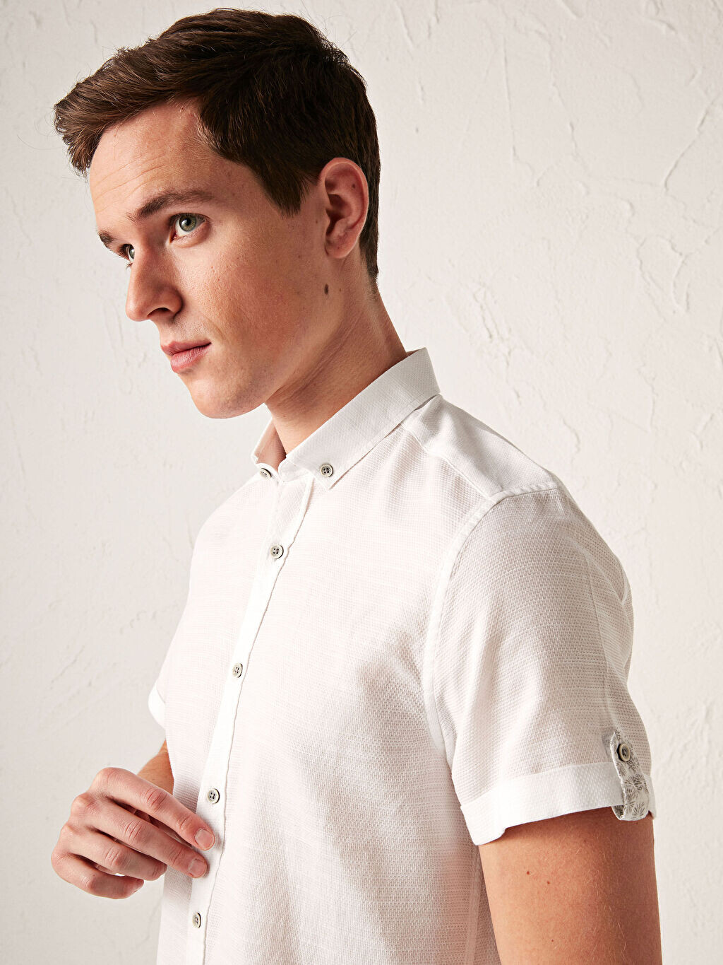 

Мужская рубашка Slim Fit с коротким рукавом LCW Vision