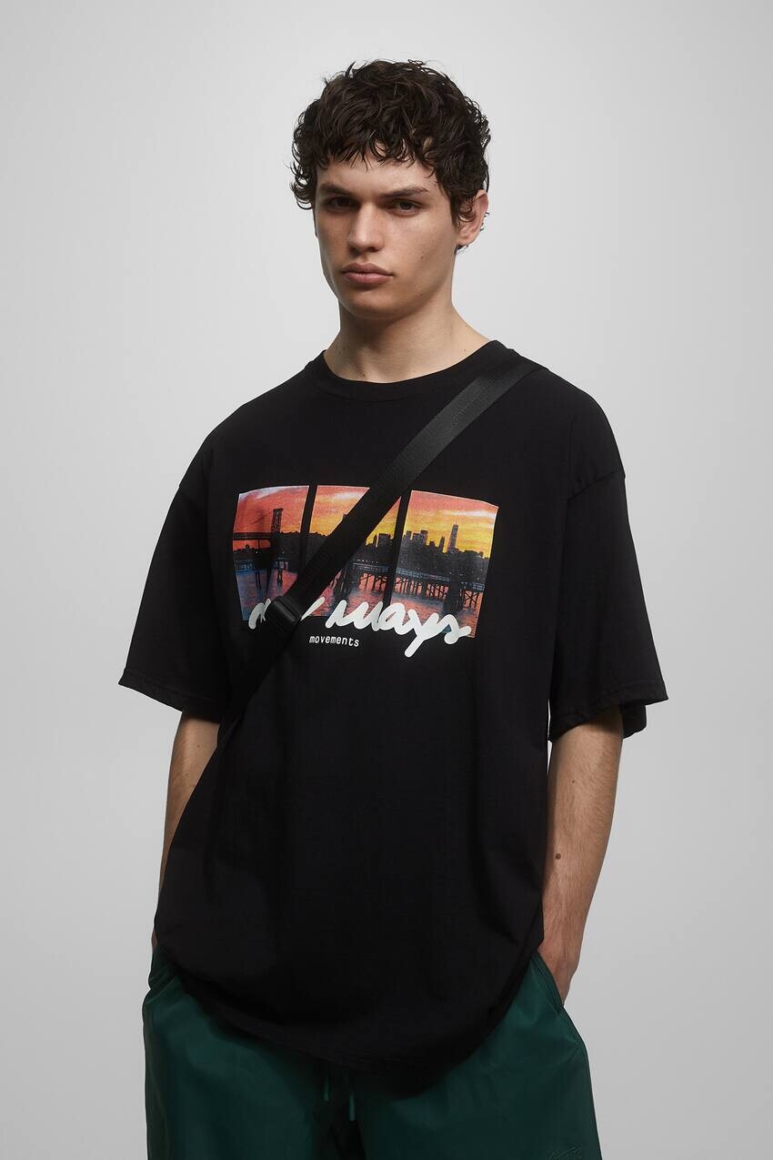 

Футболка с коротким рукавом с фото Pull&Bear, черный