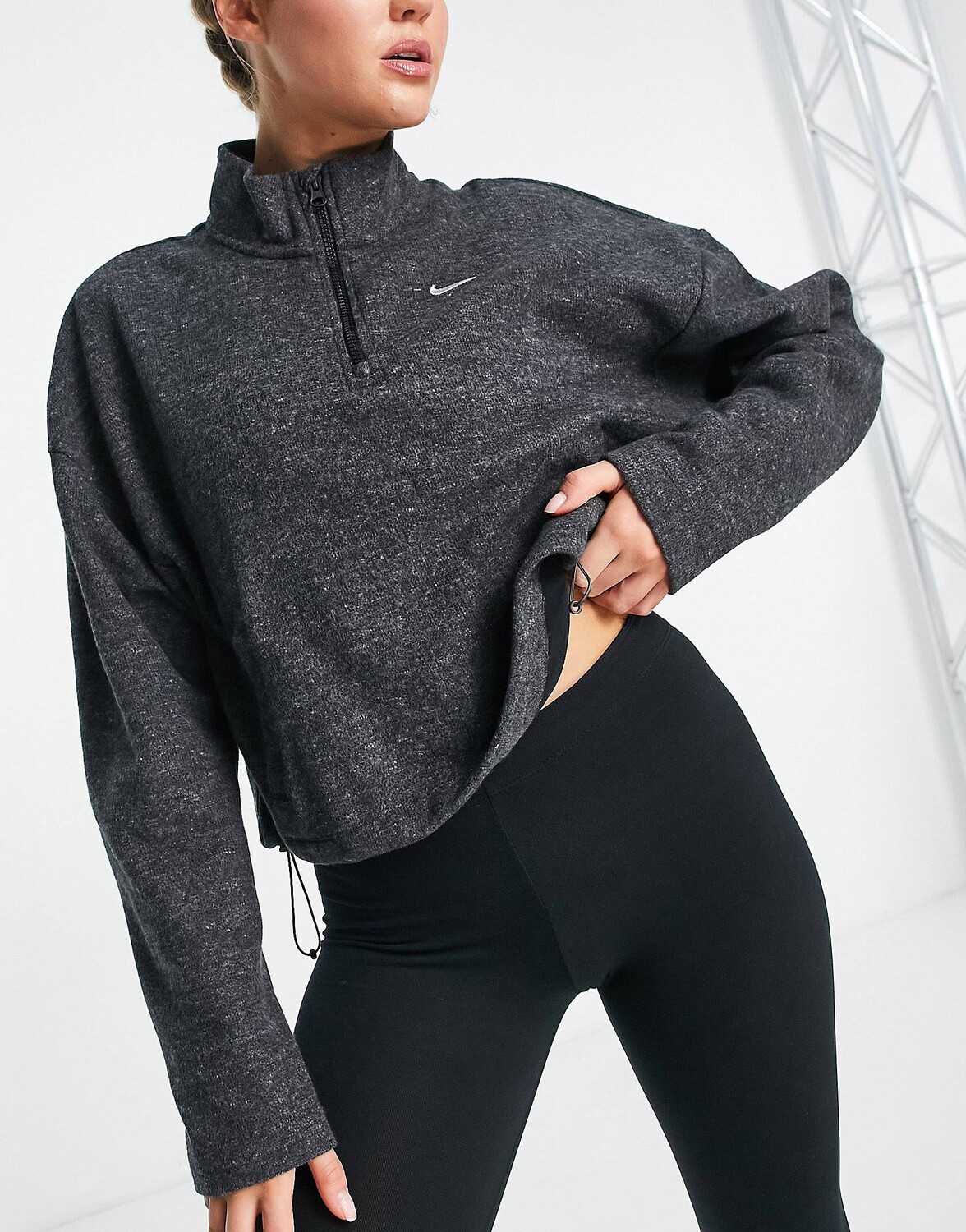 

Черная уютная толстовка с молнией до половины Nike Training Therma-FIT