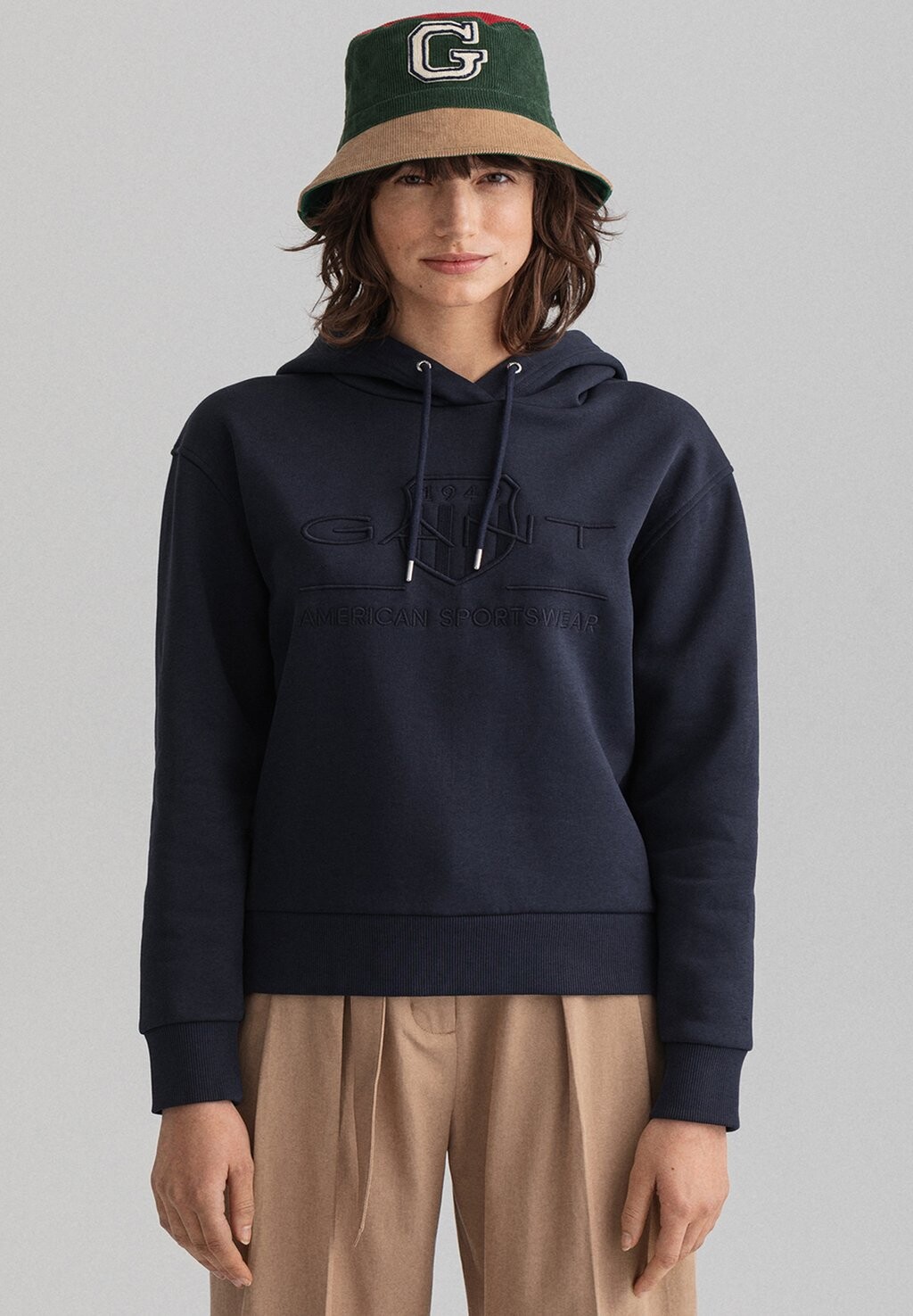 

Худи GANT