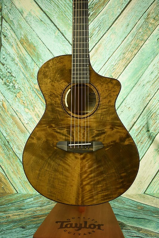 

Breedlove Oregon Concert Patina CE Myrtlewood Limited Edition